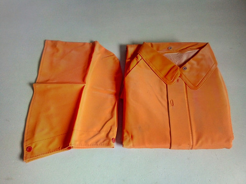 Impermeable Color Anaranjado Talla M