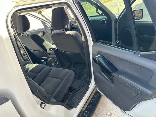 Ford Explorer 4.6 Xlt V8 3er Asiento Sync 4x2 Mt