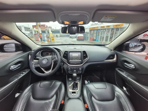 Jeep Cherokee 3.2 Longitude Plus