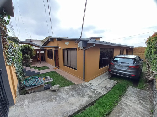 Imagen 2 de 16 de Encantadora Casa Con Jardín Y Porche, Planta Baja, Cerca Del Parque Inglés, Agencia Nacional De Tránsito, Cooperativa Andalucía, Cooperativa Alianza Del Valle, Iess Dispensario, Mercado Andalucía,
