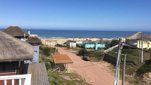 Imagen 13 de 14 de Hermosa Casa En Punta Del Diablo Con Amplia Vista Al Mar