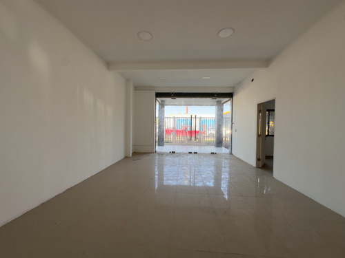 Bodega Con Oficinas En Sector Idustrial