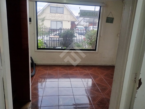 Vendemos Casa De 5d, 2b Con Excelente Ubicación En Valdivia