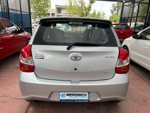 Imagen 5 de 8 de Toyota Etios X 1.5 6m/t 2020