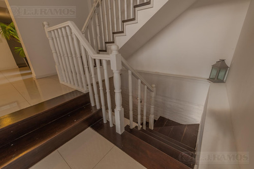 Lj Ramos | Vende | Casa En Campo Chico, Pilar | Luminosa Y Amplia C/ Pileta |