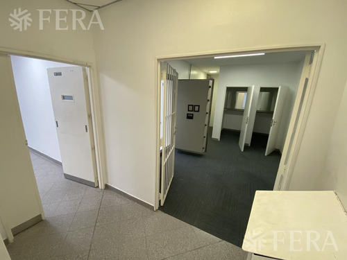 Imagen 11 de 30 de Venta Local Con Entidad Bancaria En General San Martin (30955)