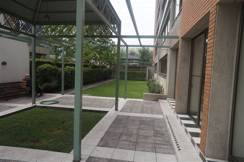 Departamento En Venta De 2 Dorm. En Plaza Ñuñoa