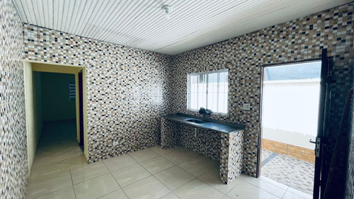 Imagem 3 de 16 de Casa Com Espaço Para Piscina, No Bairro Savoy, Em Itanhaém