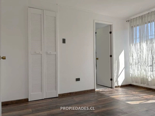 Casa Impecable En Venta En Maipú, 3 Dormitorios Y 2 Baños.