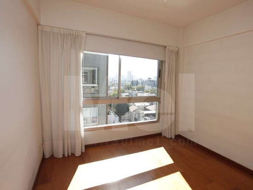 Excelente 3 Ambientes Con Cochera, Piso Alto, Muy Luminoso.