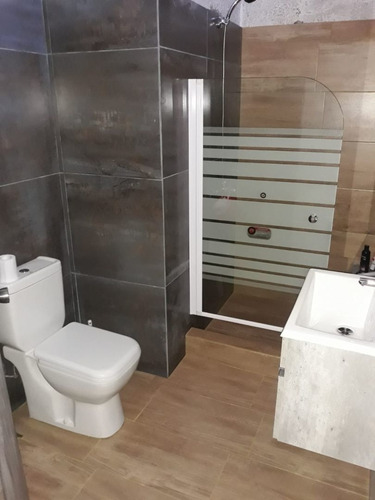 Venta. Dos Casas, Más Dos Apartamentos. Ideal Dos Familias.
