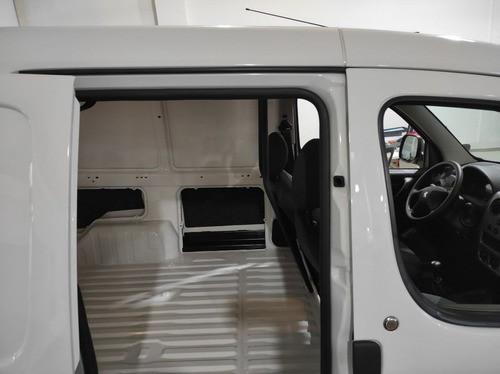 Imagen 10 de 15 de Peugeot Partner 1.6 Furgon Confort