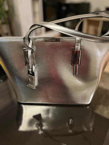 Cartera Aldo Semi Nueva