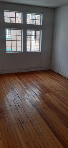 Casa De 3 Pisos Estilo Ingles