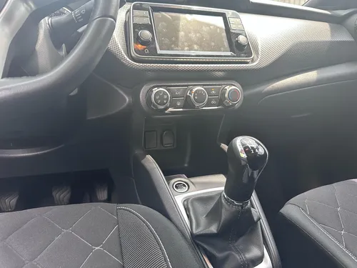 Nissan Kicks ADVANCE MT R17