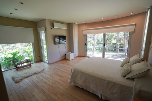 Imagen 22 de 30 de Venta Casa, 5 Amb. Pileta, Parque B Cerrado Casco Leloir