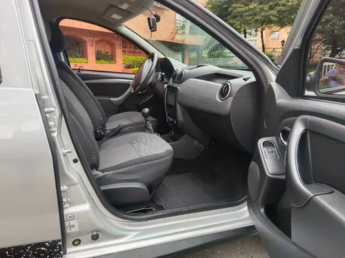 Renault Duster DYNAMIQUE 4X4 2000CC MT AA