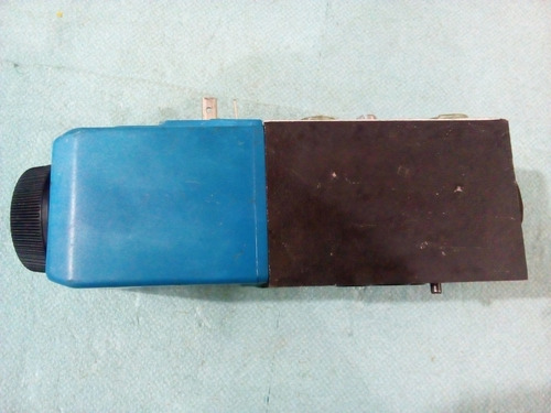 Valvula Direccional Vickers Mod. Dg4v-3s-8bl200-vm-u-hh5-60