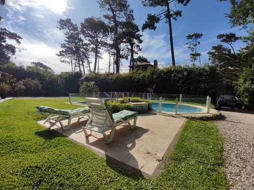 Imagen 25 de 30 de Casa Con 3 Dormitorios, 2 Baños Mas Dependencia, Piscina Y Parillero! - Punta Del Este Marly