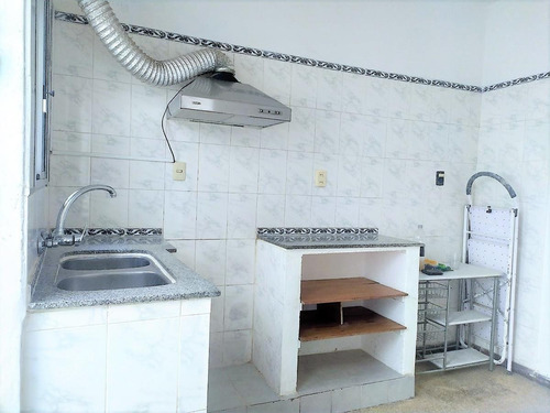 Apartamento 3 Dormitorio, Muy Amplio, Balcón