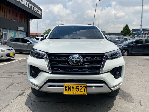 Imagen 4 de 25 de Toyota Fortuner Srv 2021