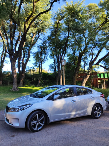 Kia Cerato 2.0 Sx At6 4 p