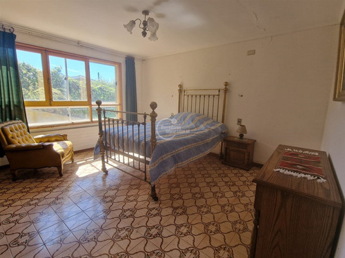 Casa En Venta De 4 Dorm. En Santo Domingo