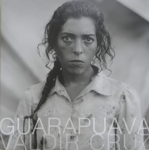 Guarapuava, de Cruz, Valdir. Editorial Terra Virgem Editora e Produções Culturais Ltda, capa dura em português/inglês, 2014