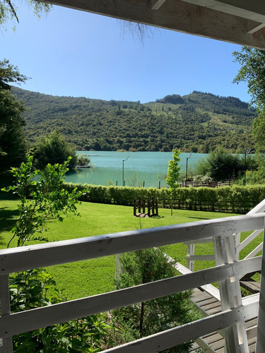 ¡ Lago Colbún ! Maravillosa Parcela Con 2 Casas.