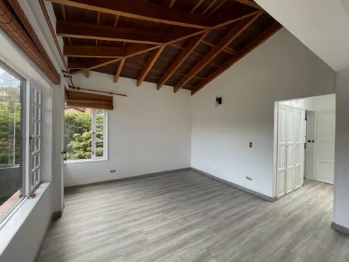 Casa En Arriendo/venta En La Calera. Cod A16580