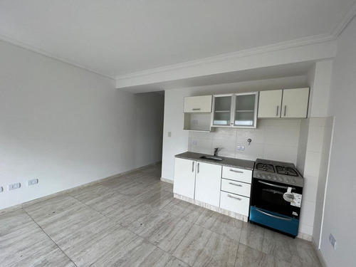 Avenida Mitre 1660, Avellaneda ¡dos Ambientes Al Contrafrente En Venta!