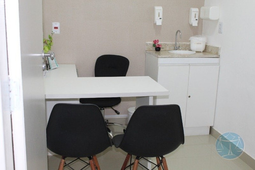 Imagem 9 de 15 de Casa Comercial No Tirol - V-11531