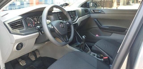 Imagen 3 de 5 de Volkswagen Bora 2014 1.8 Highline T 180cv