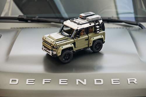 Lego Technic - Land Rover Defender - 42110 Quantidade De Peças 2573