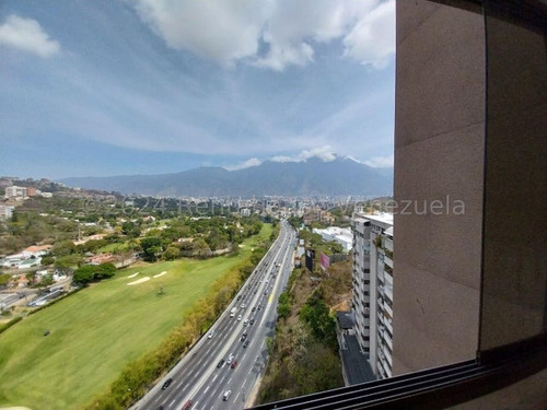 Jecsse Salazar Mls #j24-21341 Espectacular Apartamento Con Vista A El Imponente Avila En Las Mesetas De Santa Rosa De Lima 