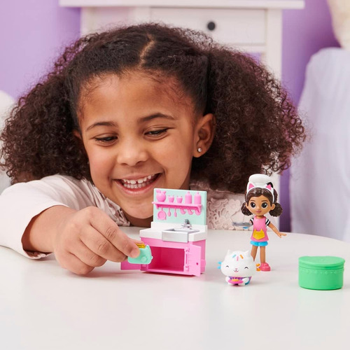 Gabbys Dollhouse, Almuerzo Y Juego De Cocina Con 2 Figuras D