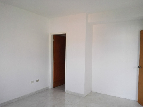 Imagen 6 de 12 de Apartamento Tipo Estudio En Campo Alegre Valencia Foa-1345
