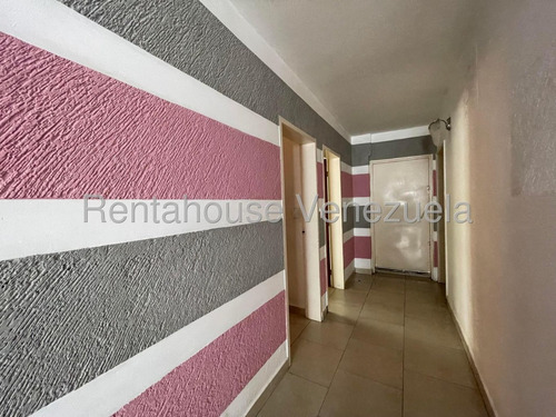Casa En Alquiler Amoblada Bien Ubicada Con Agua Constante Seguridad 3 Habitaciones 3 Baños Lista Para Mudarse Nela 25-14786