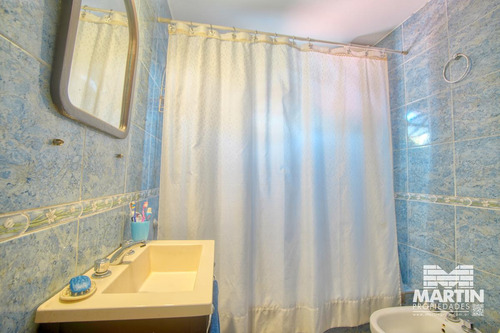 Casa 6 Ambientes, Suite, Escritorio, Cochera, Jardín Con Pileta Y Terraza.