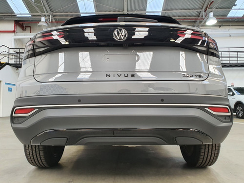 Imagen 6 de 25 de Volkswagen Nivus Highline At 200 Tsi My22 Dcolores