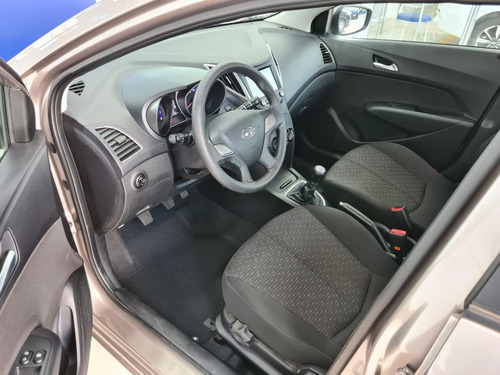 Imagem 6 de 8 de Hyundai Hb20