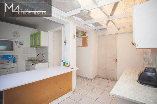 Casa En Tranquilo Barrio Con Excelentes Accesos 7dorm 4bañ