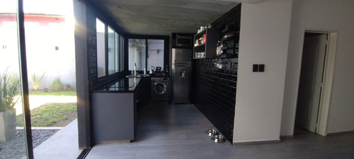 Lote En Venta Con Local Y Casa En Lote Propio En Centro Comenrcial De Villa Luzuriaga En Calle Principal Av. Arieta