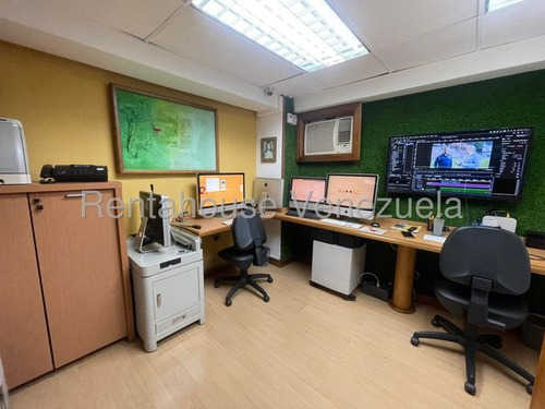 Oficina Completamente Operativa En Venta En Los Cortijos, 25-17194