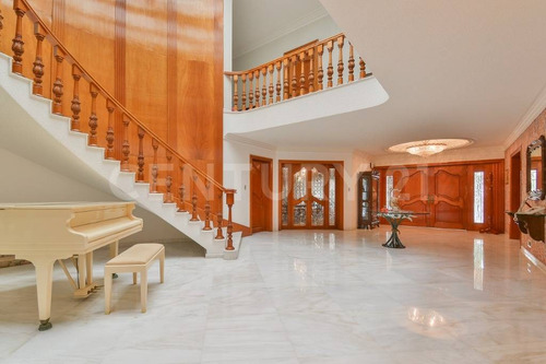Imagen 8 de 24 de Residencia En Venta En Jardines Del Pedregal.