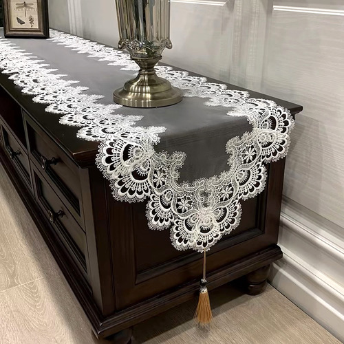 Mantel De Encaje Con Diseño De Bandera Y Borla Con Colgante