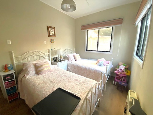 Casa En Venta De 4 Dorm. En Ñuñoa
