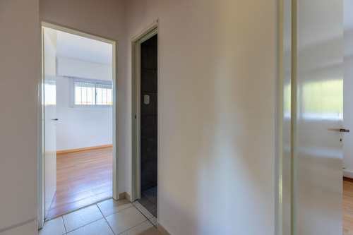 Casa Venta 3 Dormitorios Y Parque En La Plata