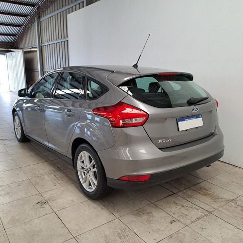 Imagen 3 de 18 de Ford Focus 5p 1.6l N Mt S 2017