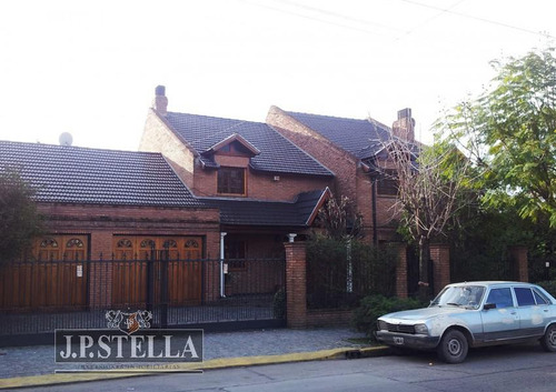 Excelente Casa 7 Amb. Lote 807 M² - 464 M² Cub. - Ideal Inversor -  S.justo (ctro)